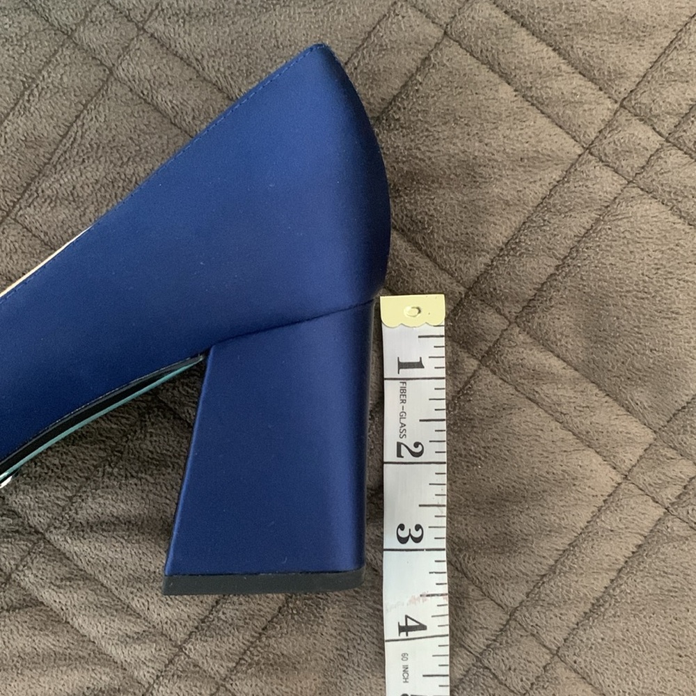 Betsy Johnson NIB Lilly Embellished Satin Dress Pumps/Heels  size 10 - Picture 16 of 17